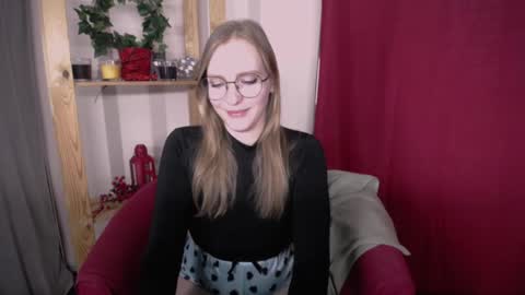 Snapshot of veronicaandersen chatting on March 8, 1:48 am VERONICA online show from March 8, 1:48 am