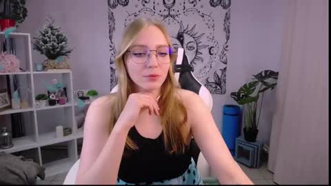 Snapshot of veronicaandersen chatting on February 3, 2:47 am VERONICA online show from February 3, 2:47 am