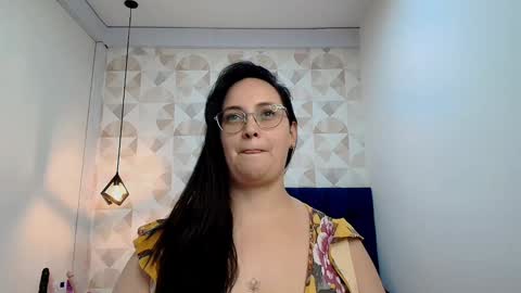 Snapshot of veroniicabbw chatting on December 5, 10:01 pm veroniicabbw online show from December 5, 10:01 pm