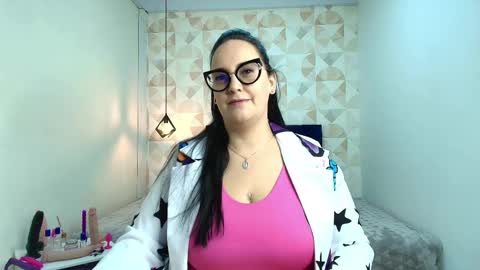 Snapshot of veroniicabbw chatting on February 19, 12:11 pm veroniicabbw online show from February 19, 12:11 pm