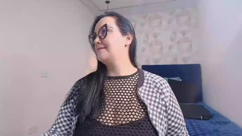 Snapshot of veroniicabbw chatting on January 3, 11:46 am veroniicabbw online show from January 3, 11:46 am