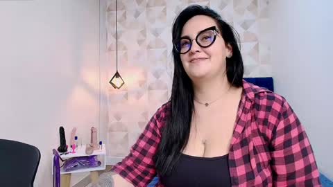 Snapshot of veroniicabbw chatting on December 27, 10:26 pm veroniicabbw online show from December 27, 10:26 pm