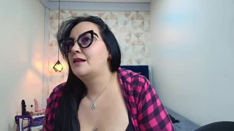 Snapshot of veroniicabbw chatting on February 6, 4:36 pm veroniicabbw online show from February 6, 4:36 pm