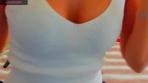 Snapshot of verrasweet4u chatting on February 25, 7:20 am VerraSweet4u online show from February 25, 7:20 am