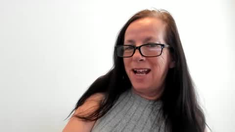 verysassypeachgoddess online show from March 22, 1:28 pm