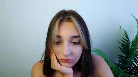 Snapshot of veryveryshygirl chatting on October 7, 11:03 am Ana online show from October 7, 11:03 am