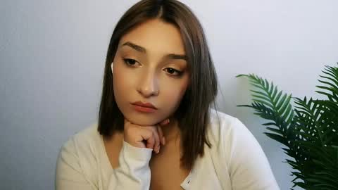 Ana online show from April 14, 9:53 am