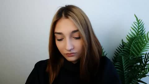 Snapshot of veryveryshygirl chatting on September 25, 11:09 am Ana online show from September 25, 11:09 am