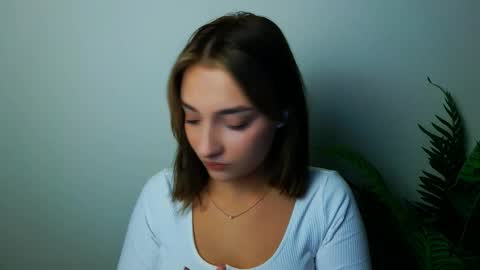 Snapshot of veryveryshygirl chatting on October 10, 6:35 pm Ana online show from October 10, 6:35 pm