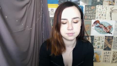 veryveryvery_shy online show from December 6, 8:26 am