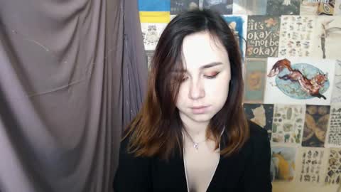 veryveryvery_shy online show from December 10, 6:22 am