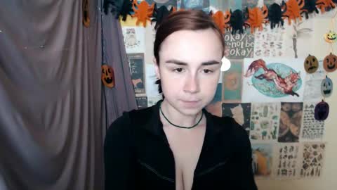 Snapshot of veryveryvery_shy chatting on October 20, 5:43 am veryveryvery_shy online show from October 20, 5:43 am