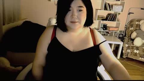 Snapshot of vi__vixen chatting on February 18, 2:16 am Vi Vixen online show from February 18, 2:16 am