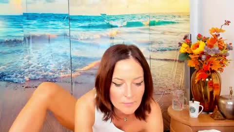 ViciousQueenu can call me Laura online show from May 30, 4:10 am
