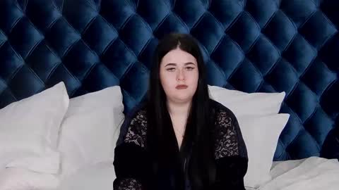 VickiBrooks online show from February 12, 1:19 am