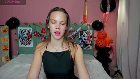 Snapshot of vickie_smith chatting on October 24, 8:32 am vickie_smith online show from October 24, 8:32 am