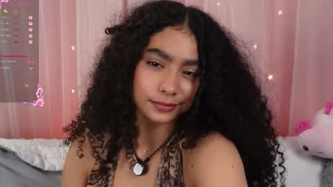 Snapshot of vicky_curly chatting on October 22, 10:04 pm vicky_curly online show from October 22, 10:04 pm