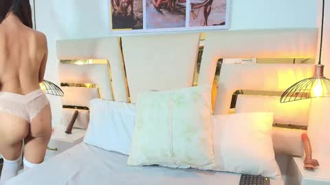 Vicky online show from November 3, 8:24 pm