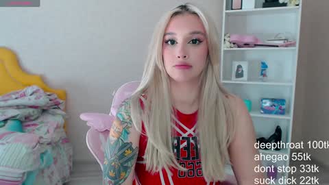 Snapshot of vickyfuckingdoll chatting on January 4, 9:43 am vickyfuckingdoll online show from January 4, 9:43 am