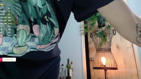 Snapshot of vickyjackson_ chatting on January 22, 1:11 pm Victoria online show from January 22, 1:11 pm