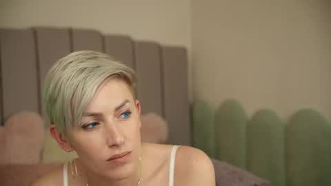 vickysecret96 online show from February 12, 6:09 pm