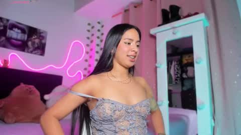 Snapshot of vickysth1 chatting on October 18, 1:19 am VICTORIA 3 online show from October 18, 1:19 am