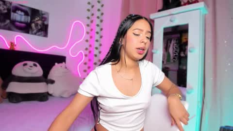 Snapshot of vickysth1 chatting on October 13, 11:07 pm VICTORIA 3 online show from October 13, 11:07 pm