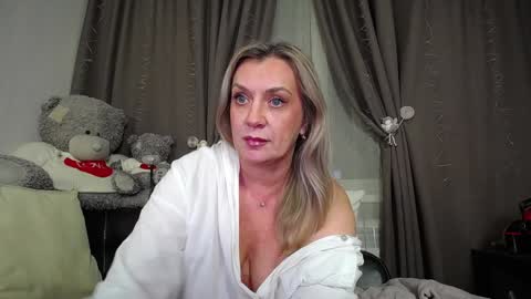 victoria50 online show from December 13, 8:14 pm