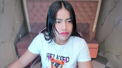 Snapshot of victoria_b_ chatting on October 25, 8:26 pm victoria_b_ online show from October 25, 8:26 pm