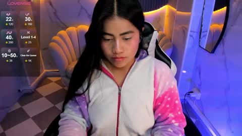 Snapshot of victoria_b_ chatting on October 23, 8:48 pm victoria_b_ online show from October 23, 8:48 pm