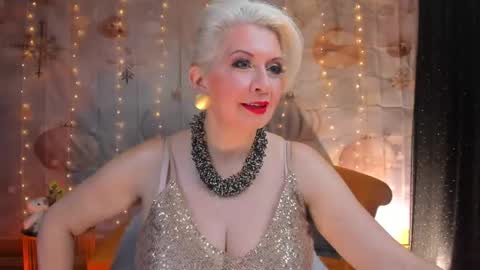 diorvictoria9 online show from January 19, 6:43 pm
