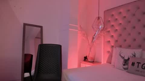 Snapshot of victoria_kitt chatting on March 9, 7:26 pm victoria_kitt online show from March 9, 7:26 pm