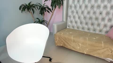 VICTORIA  online show from January 15, 3:11 am