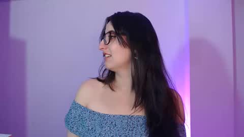 Snapshot of victoria_riider chatting on December 18, 7:30 pm Victoria online show from December 18, 7:30 pm
