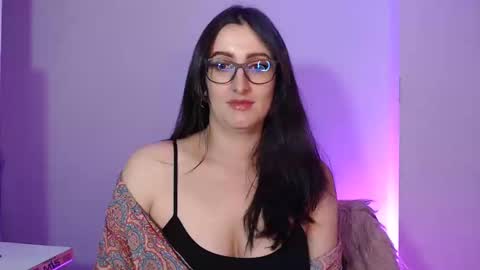 Snapshot of victoria_riider chatting on December 17, 8:21 pm Victoria online show from December 17, 8:21 pm