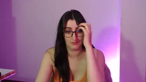 Snapshot of victoria_riider chatting on December 12, 8:21 pm Victoria online show from December 12, 8:21 pm