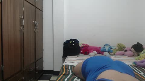 Victoria Silva online show from May 17, 10:25 am