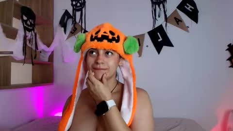 Snapshot of victoriablack_ chatting on October 19, 11:45 am Victoria online show from October 19, 11:45 am