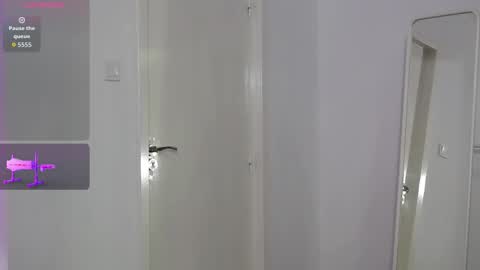 Victoria Bonie online show from October 8, 7:07 pm