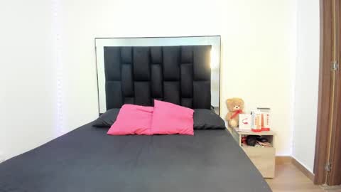 VICTORIA online show from February 26, 12:05 pm