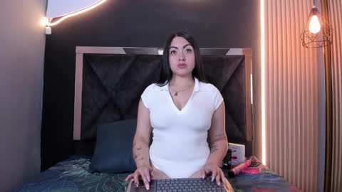 VICTORIA JOHNS online show from January 30, 12:27 pm