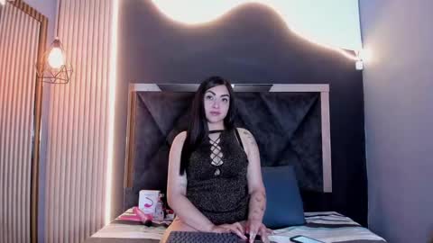 VICTORIA JOHNS online show from February 4, 12:11 pm