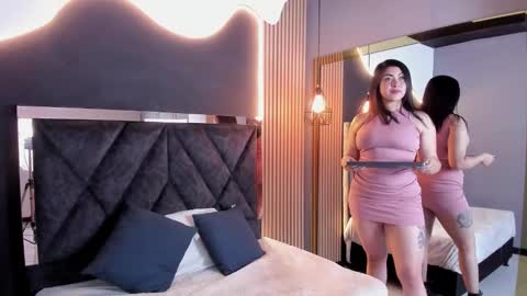 VICTORIA JOHNS online show from March 12, 7:47 pm