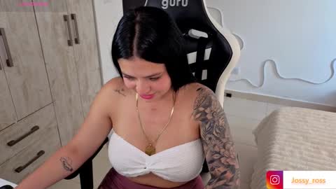 V  I C  T O R I A  online show from February 25, 8:40 pm