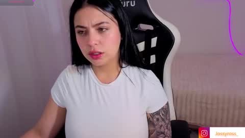 V  I C  T O R I A  online show from January 5, 6:55 pm