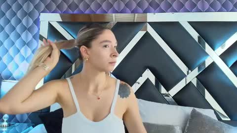 victtoria lee online show from February 4, 7:22 pm