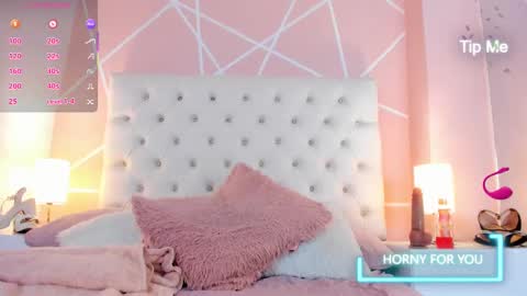 Snapshot of viictoriia_lopez chatting on September 28, 1:27 pm viictoriia_lopez online show from September 28, 1:27 pm