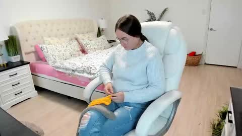 Ukrainian-woman online show from October 4, 1:06 pm