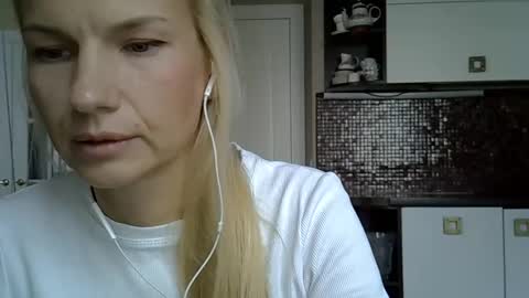 viki_loun5 online show from September 26, 9:07 am