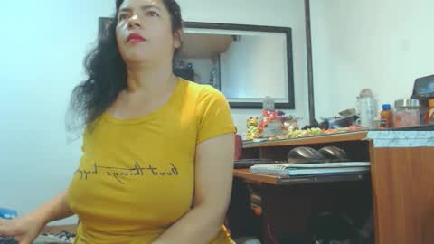 Snapshot of vikktoriaaa chatting on October 13, 5:43 am VIKKKTORIAAA online show from October 13, 5:43 am